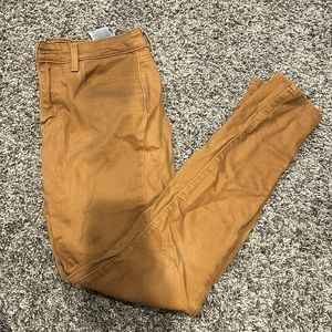 Chestnut color Levi skinny jeans. High rise - size 6/28